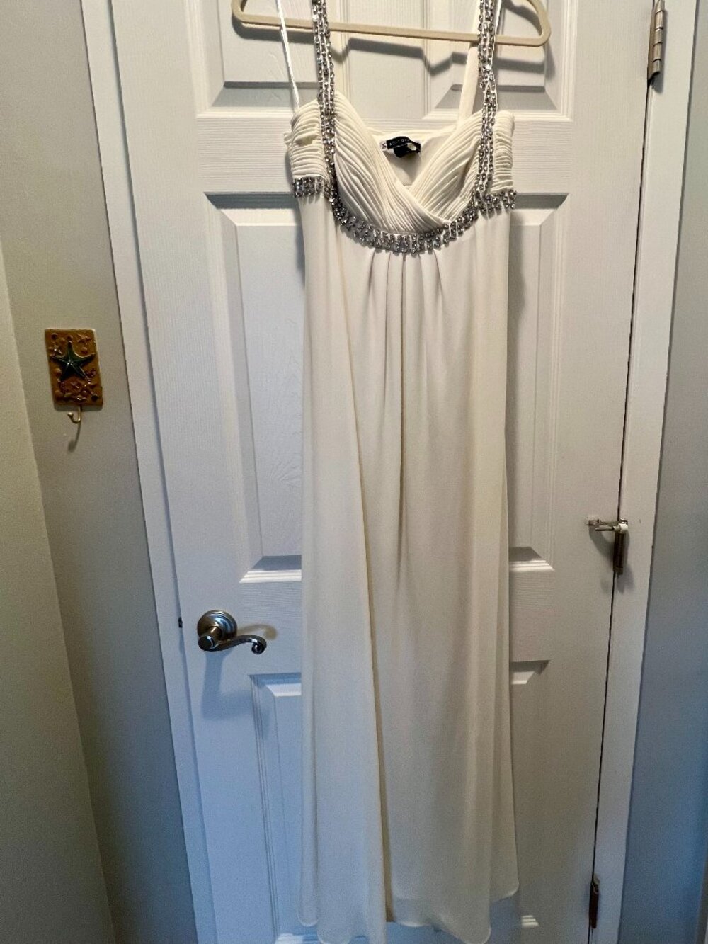 JS BOUTIQUE OFF-WHITE EMBELLISHED FULL LENGTH EVENING/WEDDING GOWN - SIZE 10